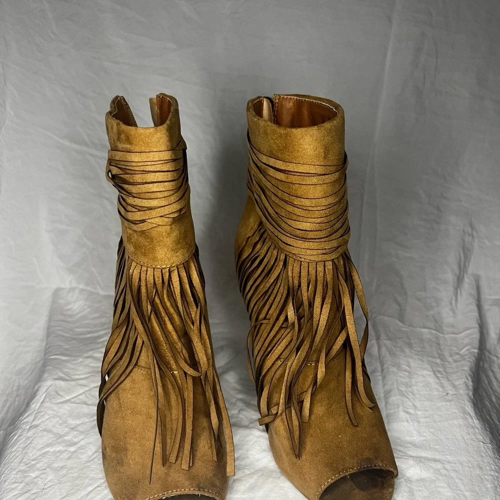 Heels - Picture 2 of 2